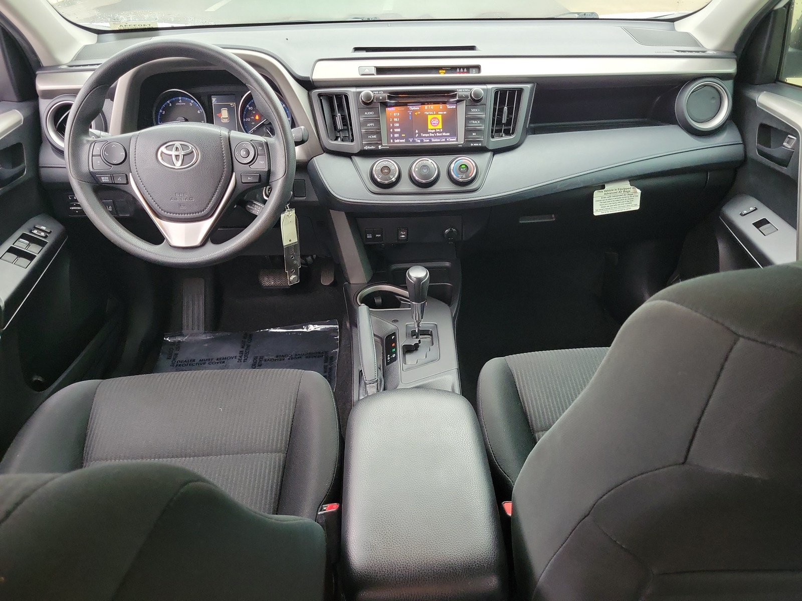 Used 2018 Toyota RAV4 LE FWD image 28