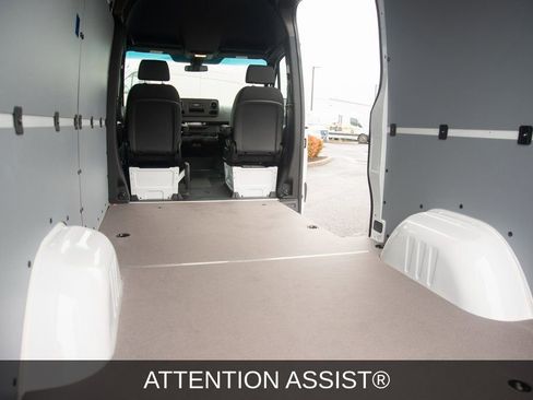 Used 2025 Mercedes-Benz Sprinter 2500 image 43