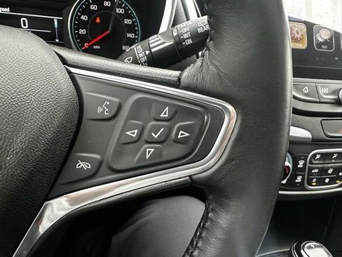 Used 2018 Chevrolet Equinox LT w/ Sun & Infotainment Package image 32