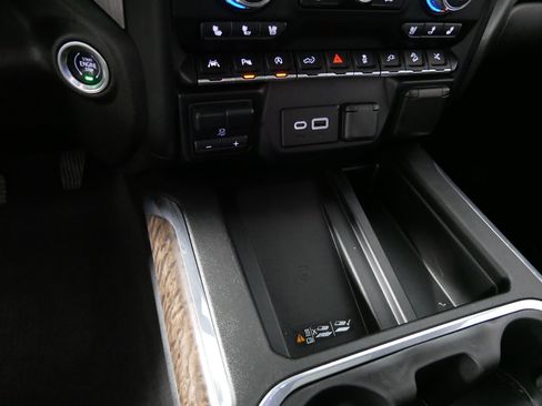 Used 2020 GMC Sierra 1500 Denali w/ Denali Ultimate Package AWD/4WD image 29