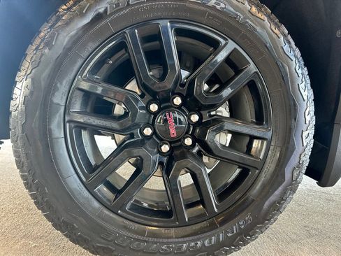 Used 2025 GMC Sierra 1500 Elevation w/ X31 Off-Road Package AWD/4WD image 25