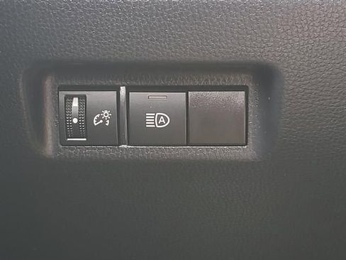 Used 2024 Toyota RAV4 LE AWD/4WD image 21