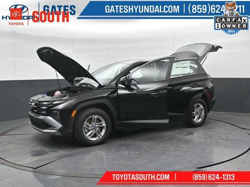 Used 2025 Hyundai Tucson SE AWD/4WD image 52