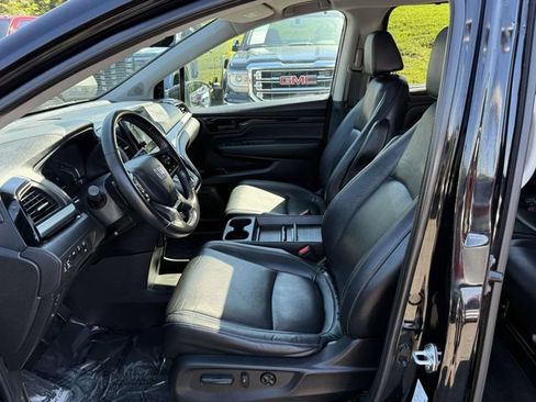 Used 2023 Honda Odyssey Touring image 13