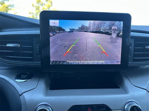 Used 2023 Ford Explorer XLT image 21