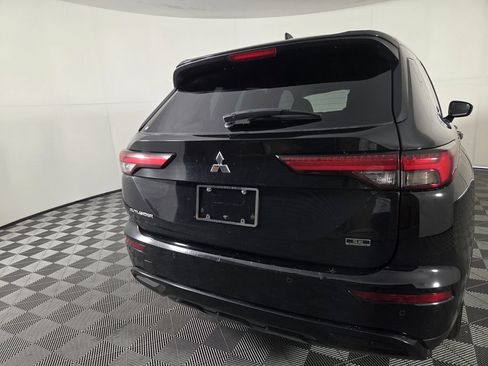 Used 2023 Mitsubishi Outlander SE FWD image 6