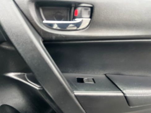 Used 2017 Toyota Corolla SE FWD image 37