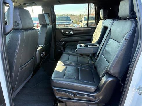 Certified 2024 Chevrolet Suburban LT image 8