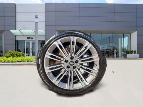 Certified 2025 Land Rover Range Rover Sport SE image 11