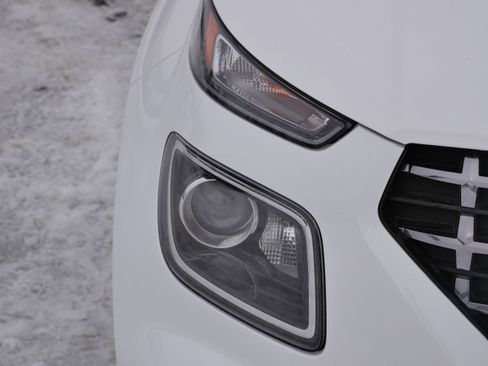 Certified 2025 Hyundai Venue SEL image 16