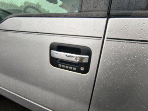 Used 2012 Ford F150 XLT w/ XLT Chrome Pkg image 13