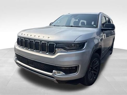 Used 2024 Jeep Wagoneer L Series II w/ Flexible Seating Group AWD/4WD image 14