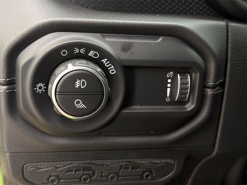 New 2025 Jeep Gladiator Rubicon w/ Convenience Group image 18