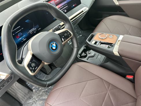 Used 2023 BMW iX xDrive50 w/ Ultimate Package 2 image 10