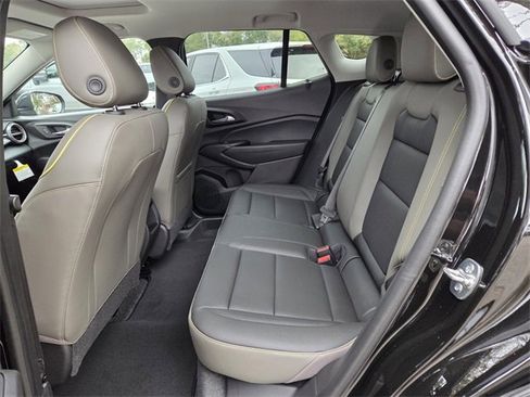 New 2026 Chevrolet Trax ACTIV w/ Sunroof Package image 16