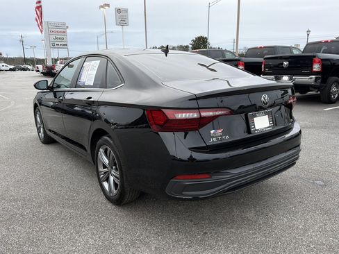 Used 2023 Volkswagen Jetta SE image 8