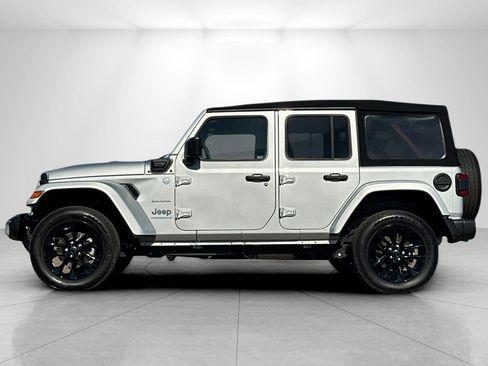 Used 2024 Jeep Wrangler Sahara image 6