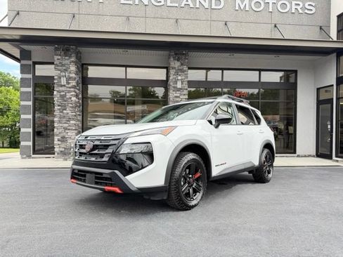 Used 2025 Nissan Rogue SV AWD/4WD image 29