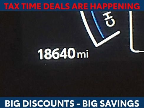 Used 2025 Toyota Camry SE image 8