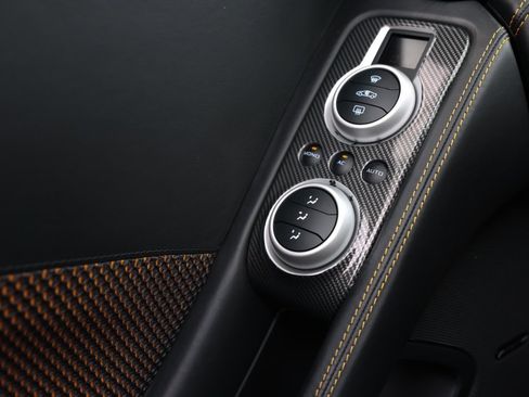 Used 2013 McLaren MP4-12C Spider image 28