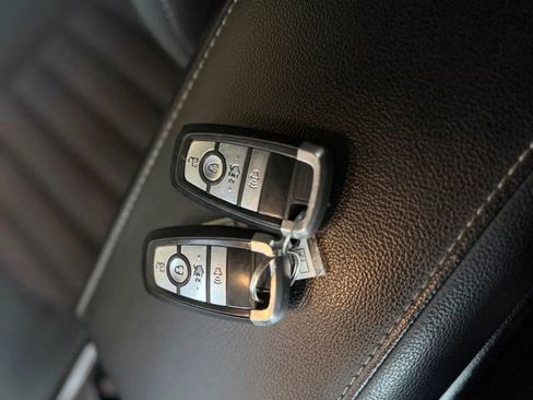 Used 2018 Ford Fusion SE w/ Fusion SE Technology Package image 34