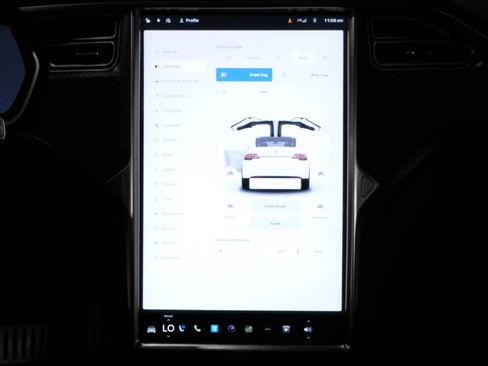 Used 2016 Tesla Model X P90D image 28