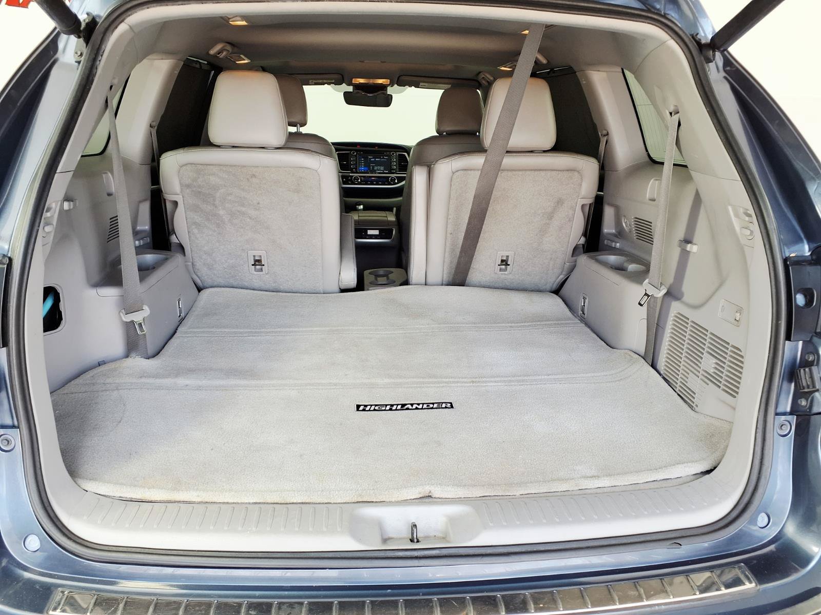 Used 2018 Toyota Highlander Limited w/ Protection Package #3 AWD/4WD image 9