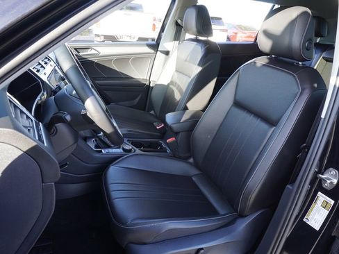 Used 2024 Volkswagen Tiguan SE image 13