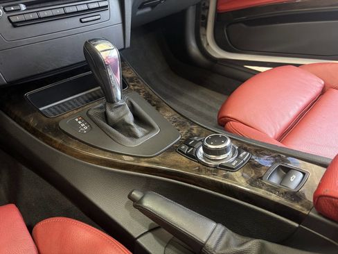 Used 2010 BMW 328i Convertible image 28