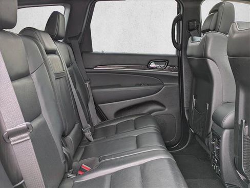 Used 2020 Jeep Grand Cherokee Overland AWD/4WD image 25