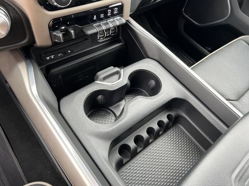 Used 2019 RAM 1500 Laramie image 32