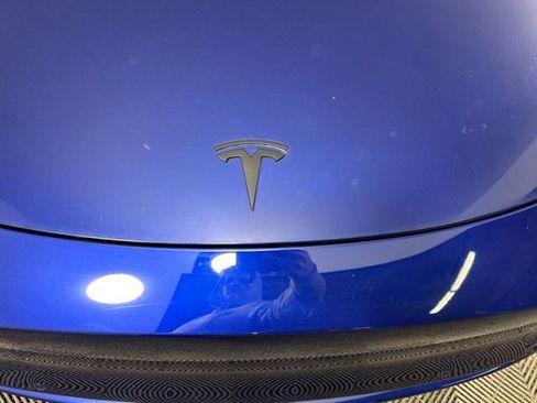 Used 2021 Tesla Model Y Long Range image 9