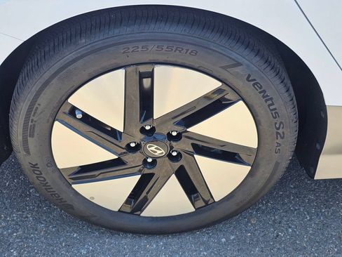 Certified 2024 Hyundai Ioniq 6 Limited RWD image 7