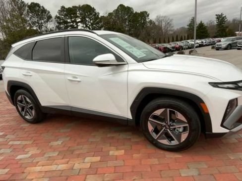 Used 2025 Hyundai Tucson SEL FWD image 3