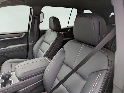 Used 2026 GMC Acadia Elevation w/ Black Edition FWD image 9