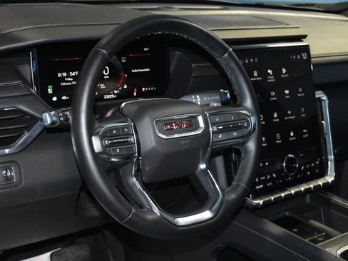 Used 2025 GMC Acadia Elevation image 2