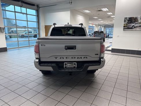 Used 2021 Toyota Tacoma TRD Sport image 16