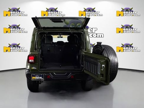 Used 2021 Jeep Wrangler Unlimited Sahara w/ Uconnect 4C Nav & Sound Group AWD/4WD image 26