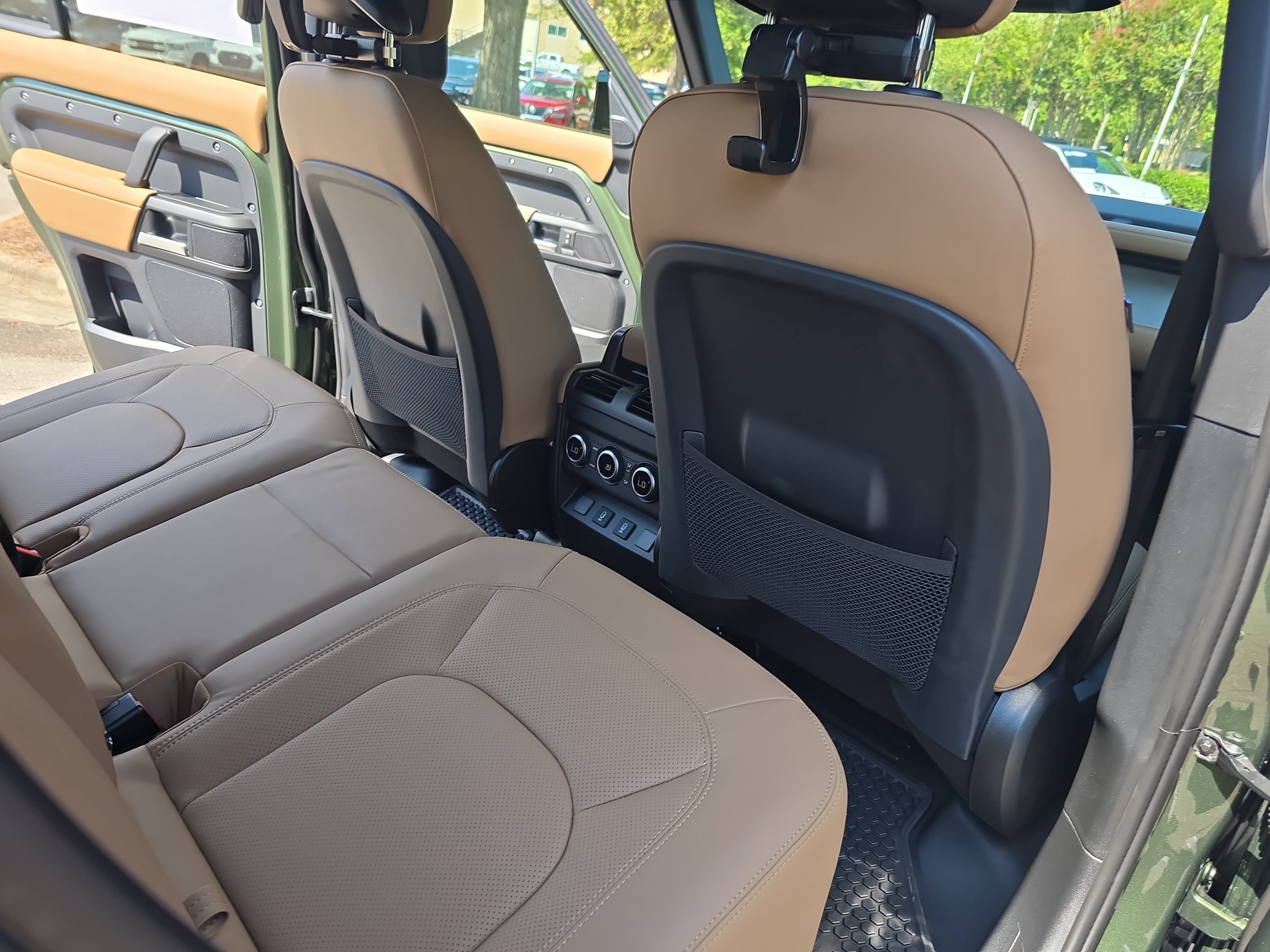 New 2026 Land Rover Defender 110 X-Dynamic SE AWD/4WD image 11