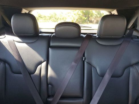 Used 2023 Jeep Compass Limited image 13