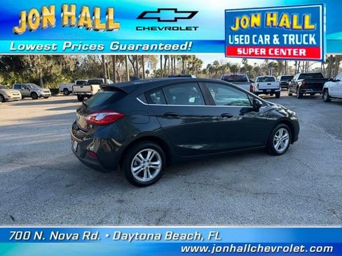 Used 2018 Chevrolet Cruze LT image 10