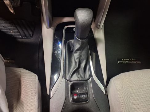 Used 2022 Toyota Corolla Cross L FWD image 16