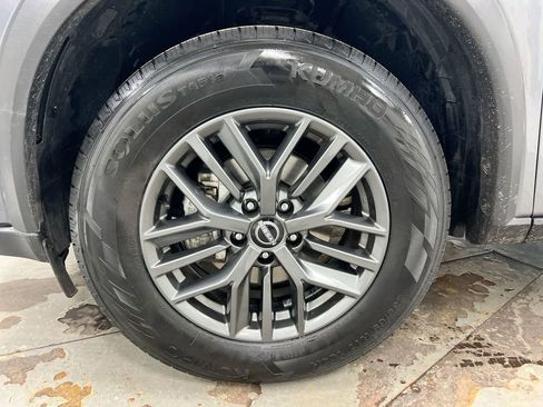 Used 2024 Nissan Rogue S image 26