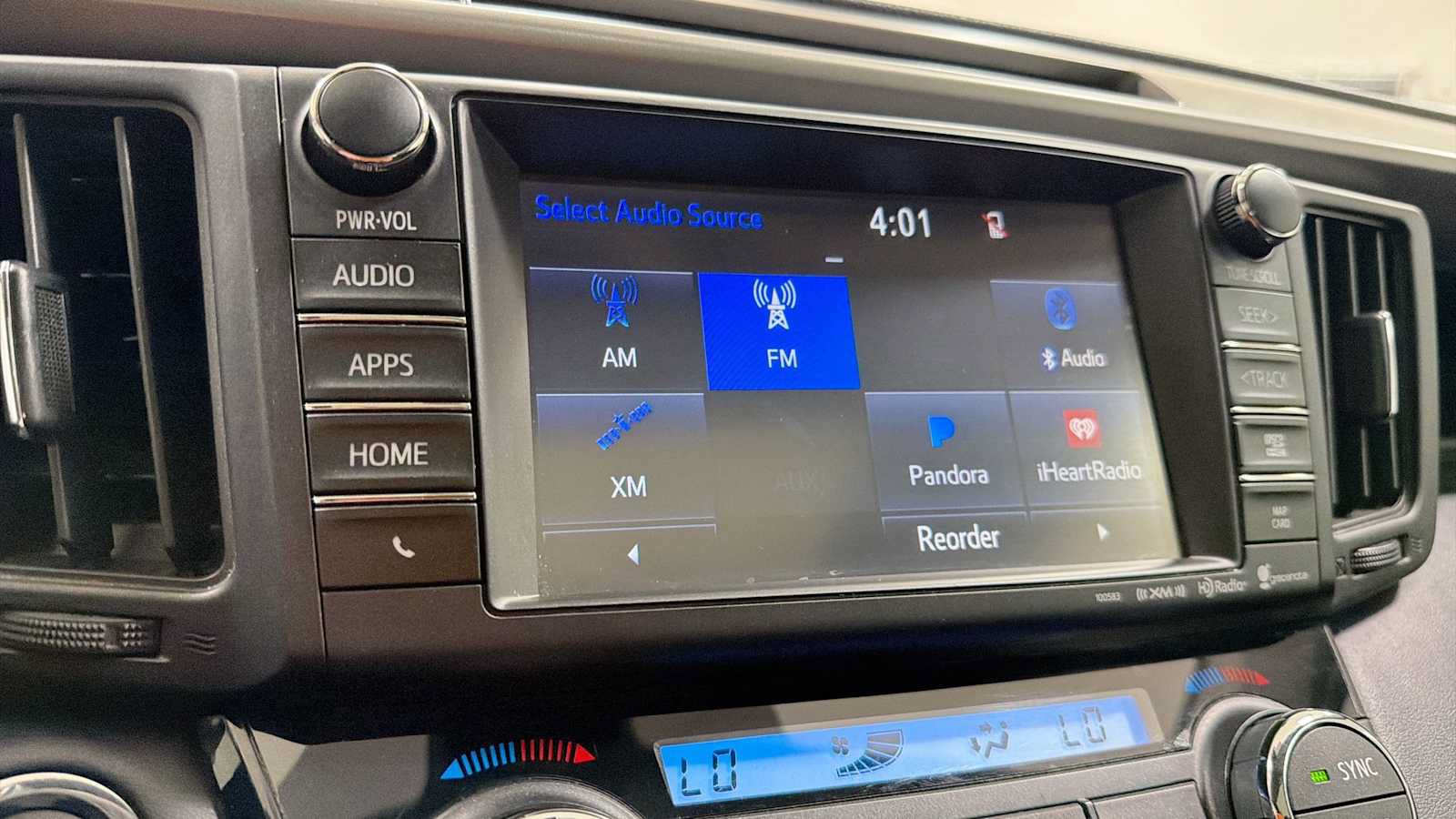 Used 2017 Toyota RAV4 XLE AWD/4WD image 18