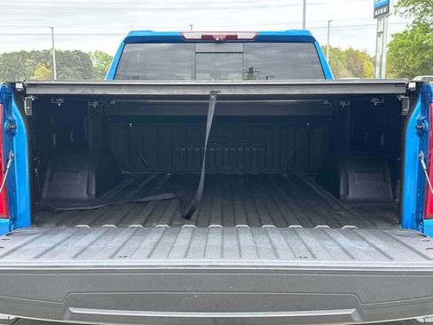 Used 2022 Chevrolet Silverado 1500 ZR2 w/ Technology Package image 18