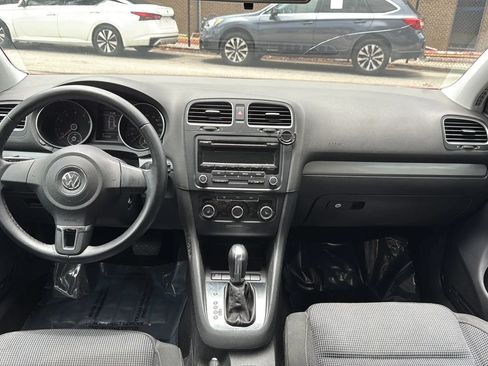 Used 2013 Volkswagen Golf 4-Door FWD image 25