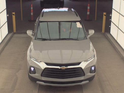 Used 2021 Chevrolet Blazer LT FWD image 2