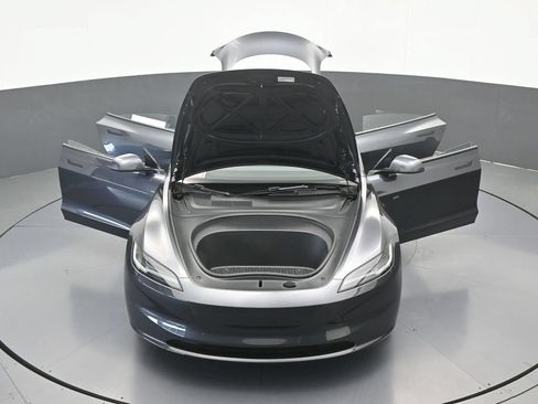 Used 2025 Tesla Model 3 Long Range RWD image 35