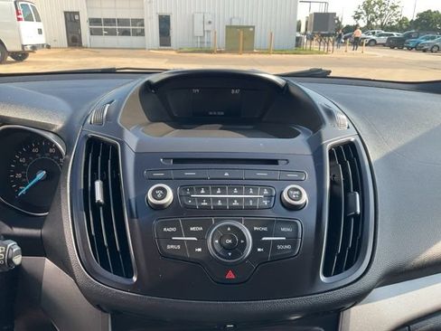 Used 2018 Ford Escape SE FWD image 16