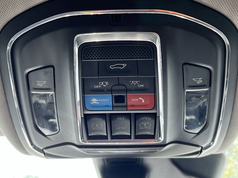 Used 2023 Jeep Grand Cherokee 4WD 4xe image 26